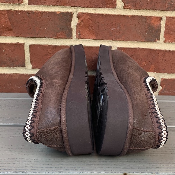 UGG Tasman Men's Leather Slipper - Picture 10 of 12